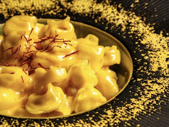 Sartoria Gastronomica in piazza Aldrovandi a Bologna. Foto di tortellini